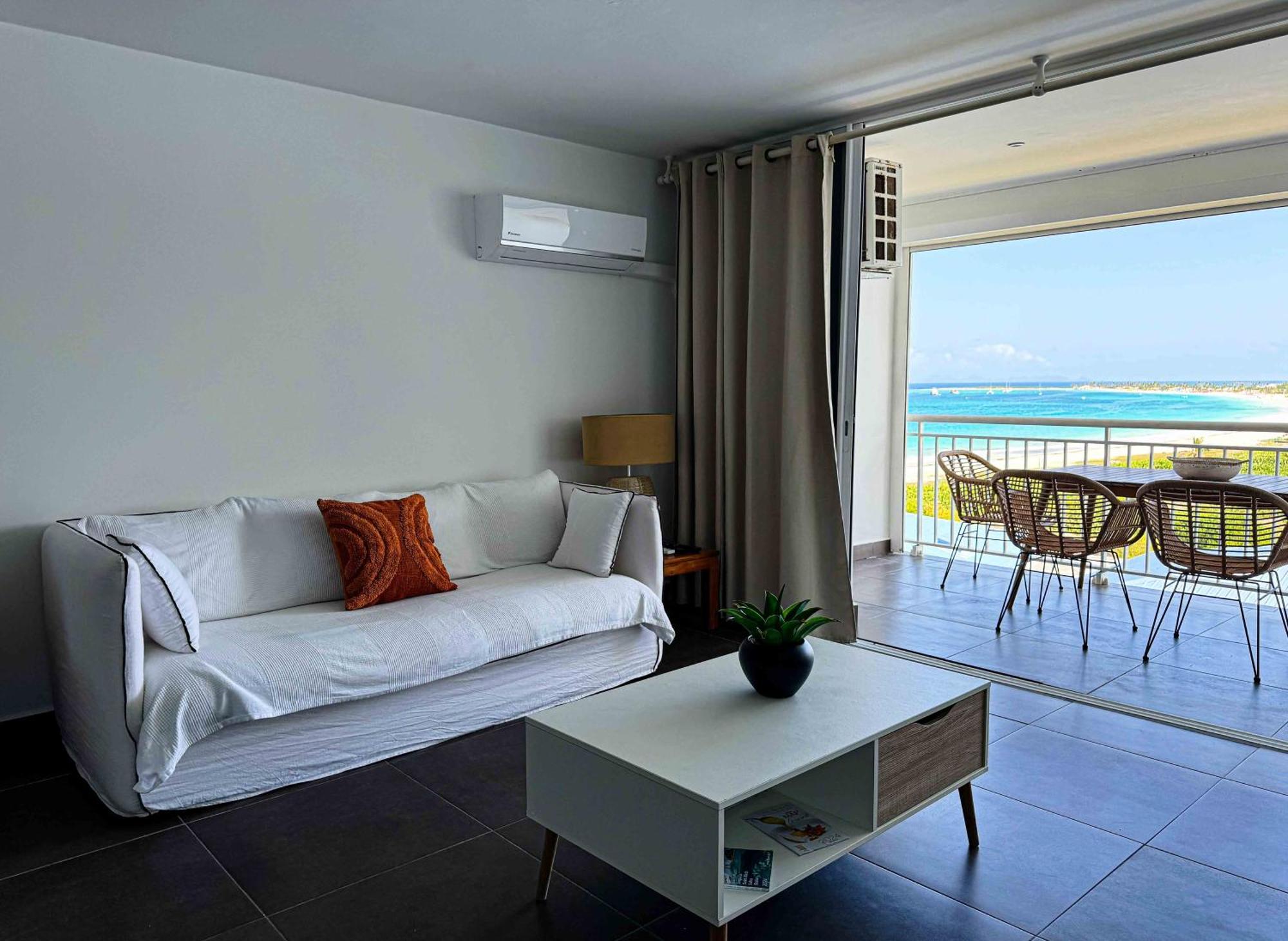 Top Floor Unit 520 Ft2 - 48 M2 With Stunning Dominant View On Ocean, St Barth, Orient Bay Cul de Sac Exterior photo